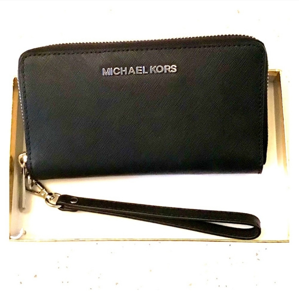 MK wristlet
